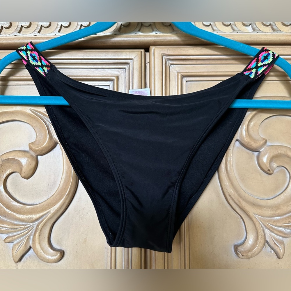 xhilaration bikini black bottom with multi colored strap on hip sz large guc